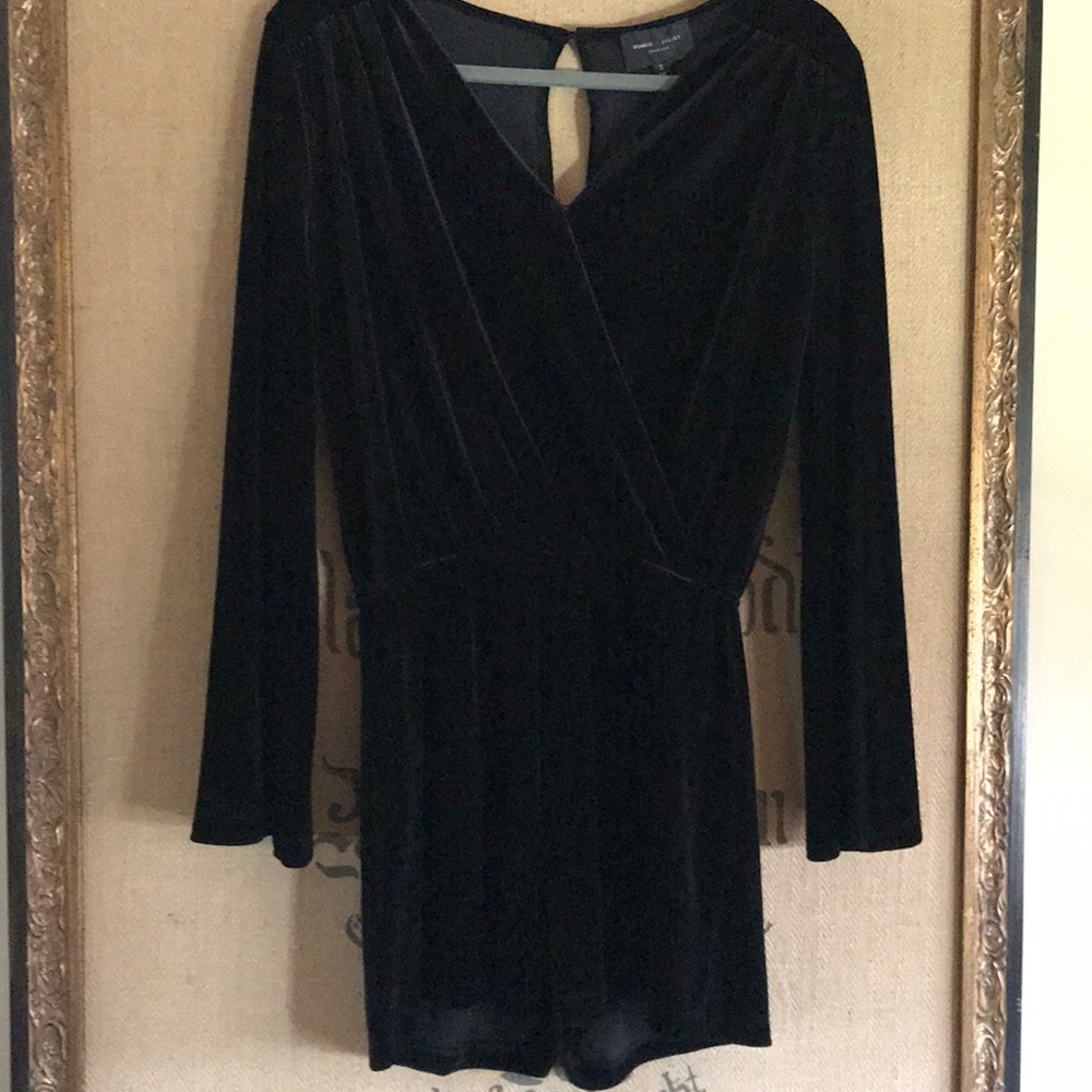 Romeo + Juliet couture velvet short jumper